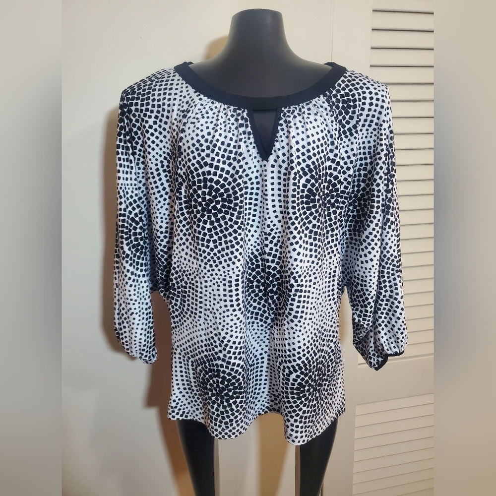 New York & Co. black and white shirt